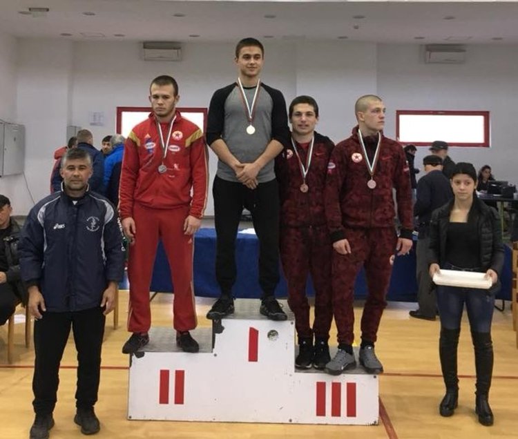 Димитровградските борци спечелиха 7 медала от държавното първенство