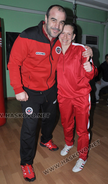 Боксьор №1 на България на спаринг на ринга в Хасково