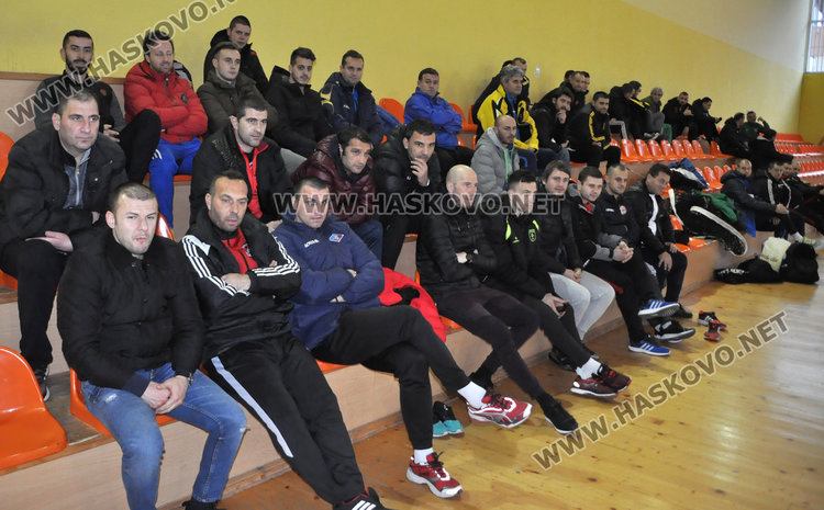 Обучават 56 кандидати за футболни треньори в Хасково