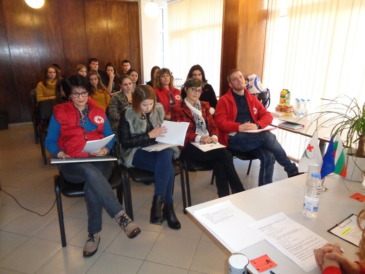 Награждават млади дейци на БЧК в Кърджали