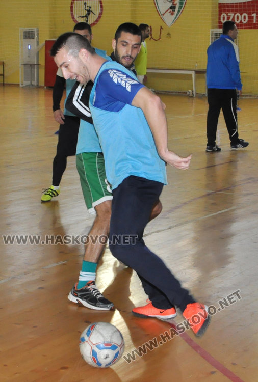 Обучават 56 кандидати за футболни треньори в Хасково