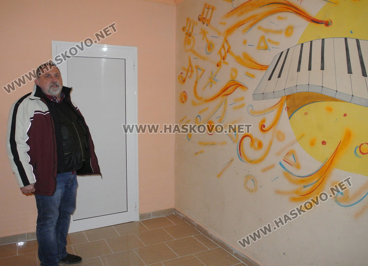 „Заря“ с нови тоалетни, асансьорът чака акт 16 