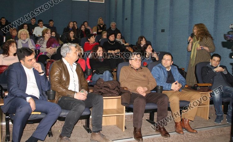 Прожекцията се състоя в кино "Планета"