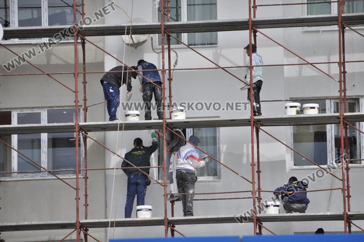 Забраната за участие в обществените поръчки притисна фирмите  да плащат редовно заплати