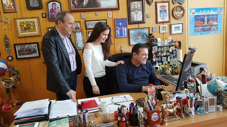 Учител и ученичка от „Славейков” –  в световна математическа енциклопедия