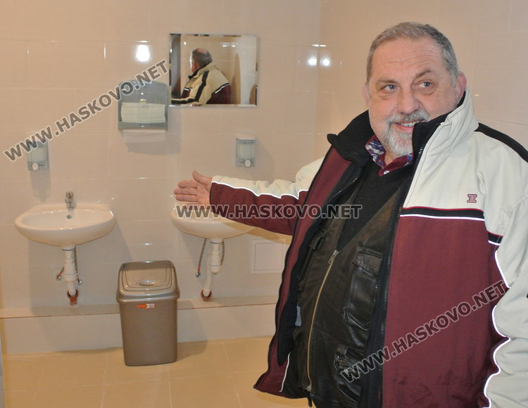 „Заря“ с нови тоалетни, асансьорът чака акт 16 