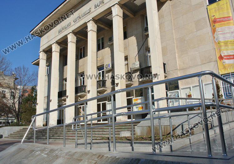 „Заря“ с нови тоалетни, асансьорът чака акт 16 