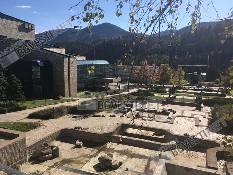 Ремонтират улици, детски площадки и 4 надлеза с близо 5 милиона лева