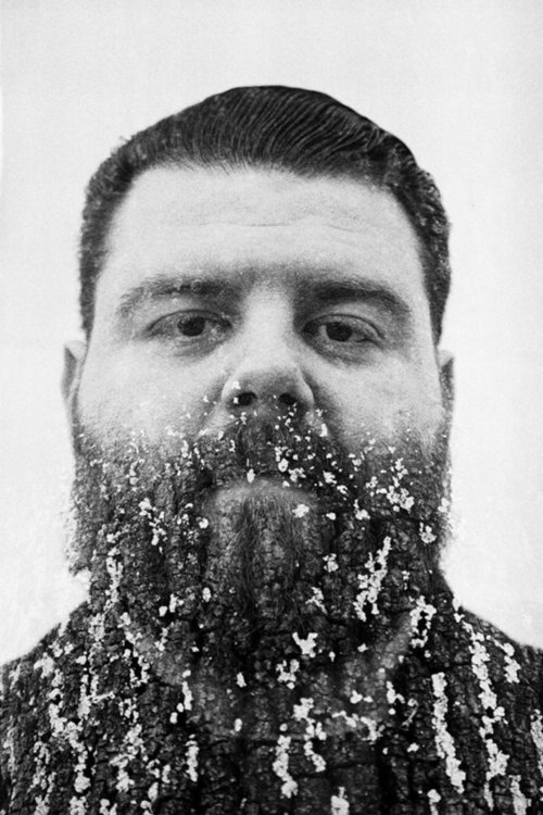 Вени Паунова оставя „Следи“ върху черно-бяла лента