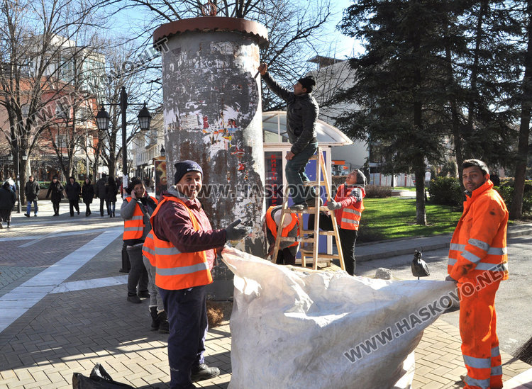 Хасковлии палят по една кофа за смет на ден