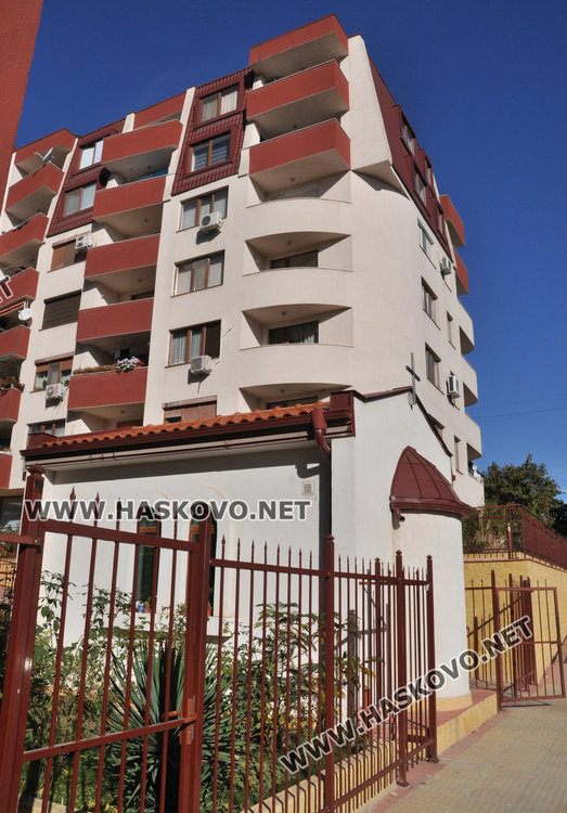 Чакълират кална улица в Орфей, готвят проект за асфалтиране