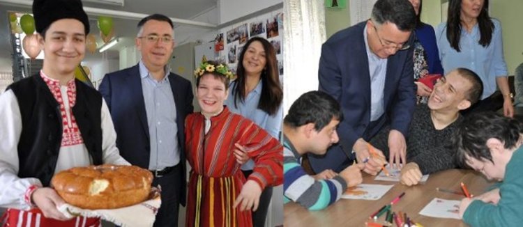 Кметът инж. Хасан Азис бе гост на 10-годишния юбилей на Дневен център „Надежда”