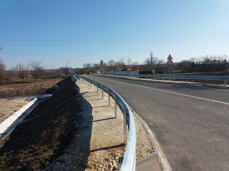 Поройненският мост е готов, но не е открит