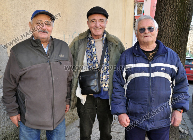 на снимката вляво Пюзант Касабян и последният вдясно Арсен Касабян