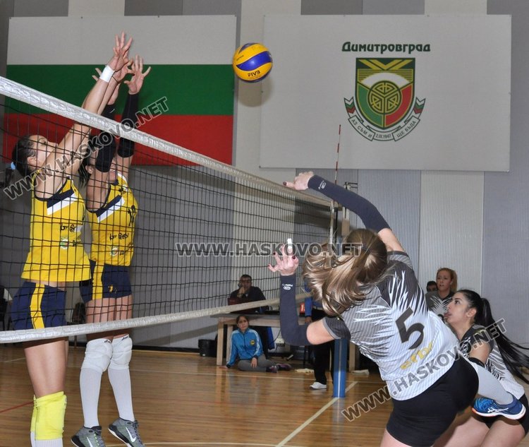 ВК "Раковски" се наложи над "Славия" с 3:2 в драматичен мач