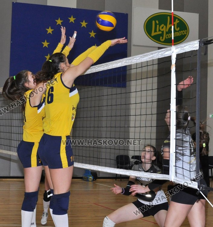 ВК "Раковски" се наложи над "Славия" с 3:2 в драматичен мач