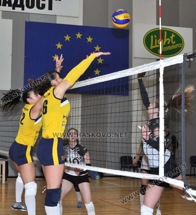 ВК "Раковски" се наложи над "Славия" с 3:2 в драматичен мач