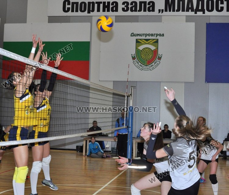 ВК "Раковски" се наложи над "Славия" с 3:2 в драматичен мач