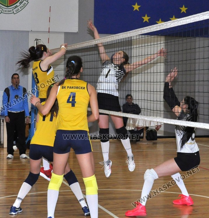 ВК "Раковски" се наложи над "Славия" с 3:2 в драматичен мач