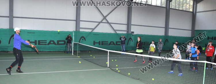 Григор с открит урок по тенис за деца, еуфория в Кенана
