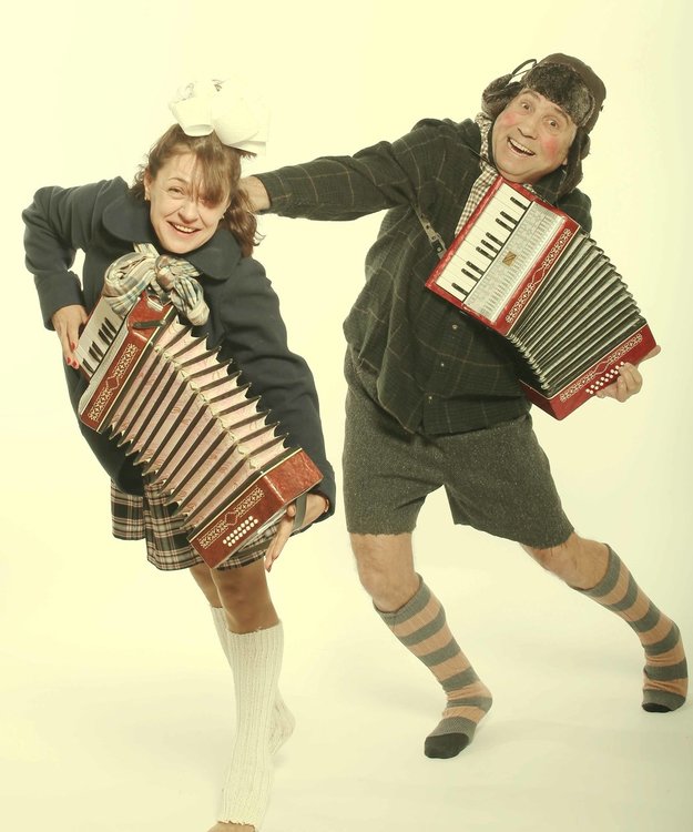 Премиерно играят “Помощ!!! Не мога да плувам!” в Хасково