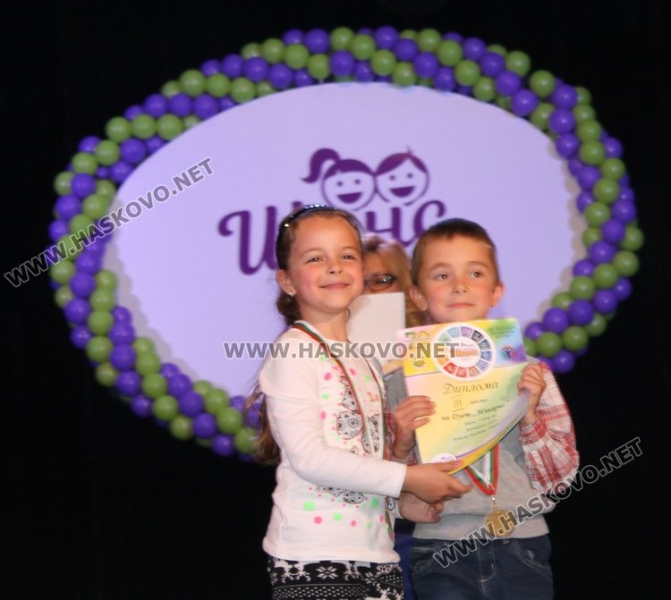 Търсят желаещи да се изяват в общинския конкурс за детско творчество "Шанс"