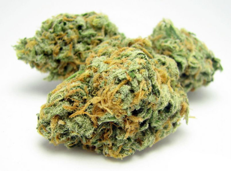 20-годишна първомайка е задържана с топчета марихуана