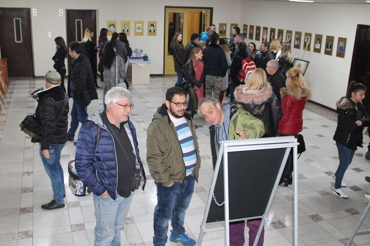 Представени са снимки на курсистите на  PHOTO SCHOOL