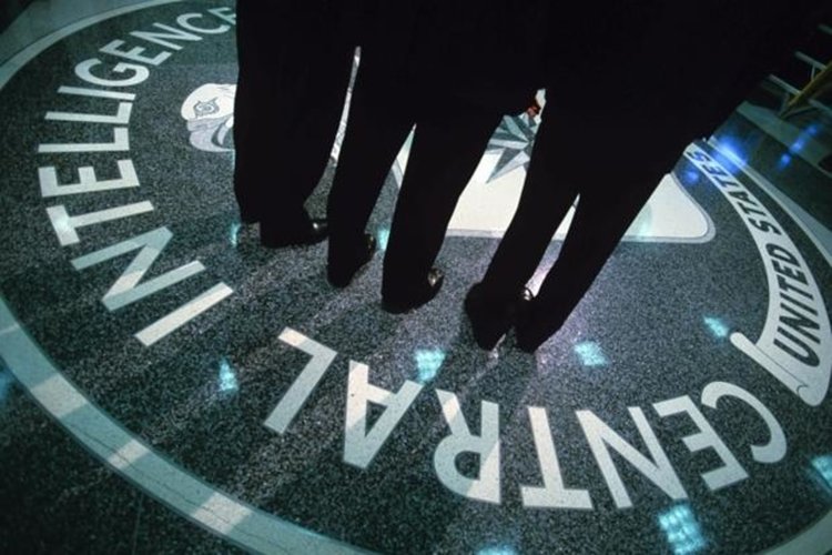 Директорът на ЦРУ: Руската намеса продължава, но няма шанс за успех