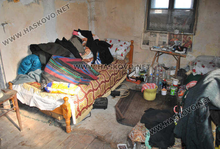 81-годишна жена мизерства в Хасково, отказва помощ