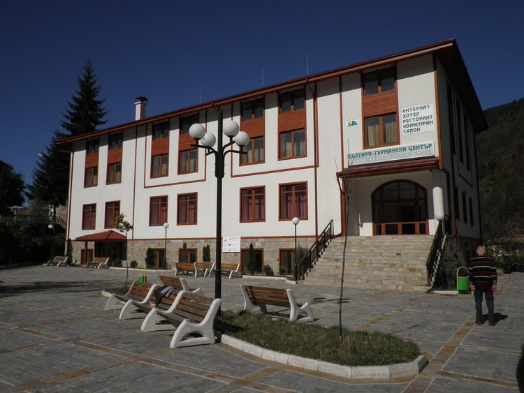 Бюрото по труда набира безработни кандидати за нови професии