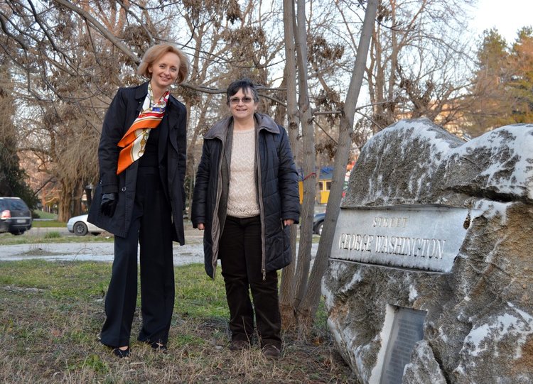 Американски дипломат почете жертвите на комунизма в Кърджали