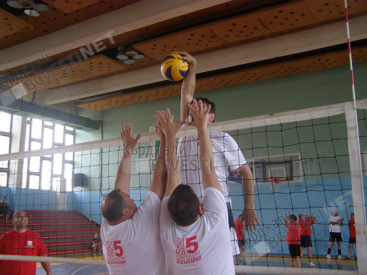 Благотворителен волейболен турнир днес в Кърджали, приходите са предназначени за лечението на Петя Костова