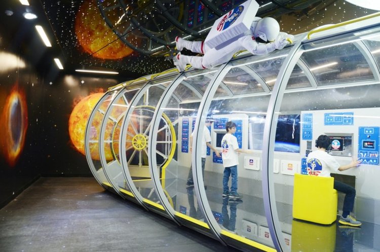 Набират деца и младежи за космически лагер