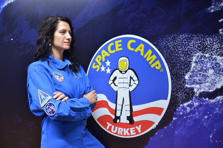 Набират деца и младежи за космически лагер