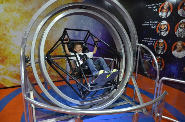 Набират деца и младежи за космически лагер