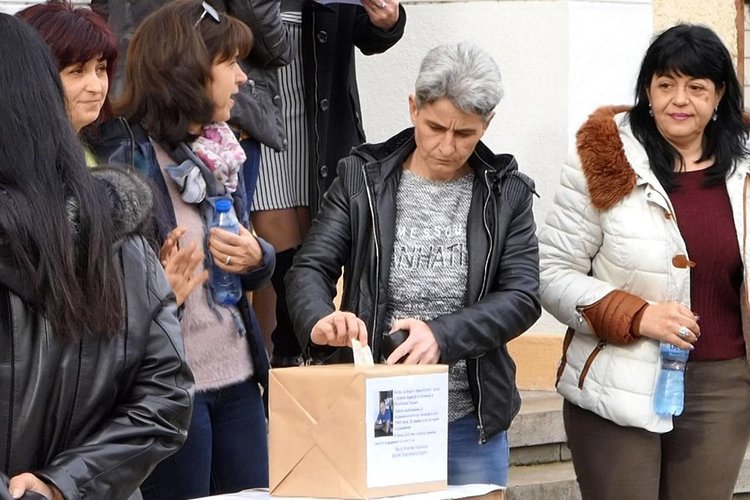 1701 лв. събра благотворителното хоро на Евридика