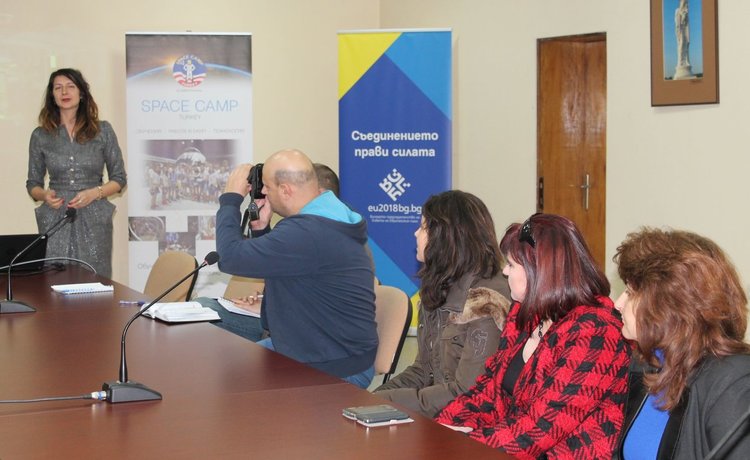 Набират деца и младежи за космически лагер