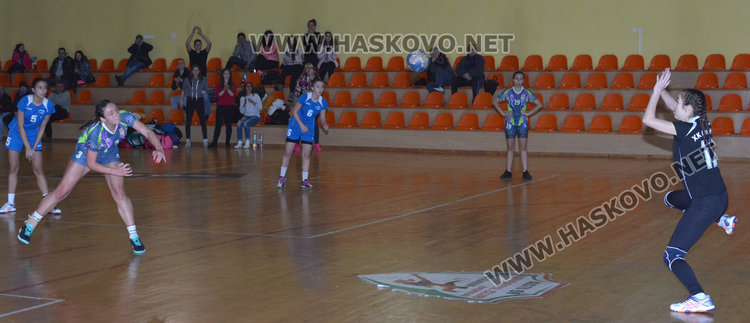 Хандбалистките на Хасково първи у дома в кръг от Зоналното