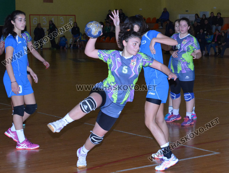 Хандбалистките на Хасково първи у дома в кръг от Зоналното
