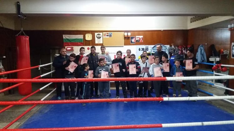 Съвместна тренировка с Боксов клуб" Ханко" - Гълъбово проведоха възпитаниците на БК "Спартак" -Димитровград