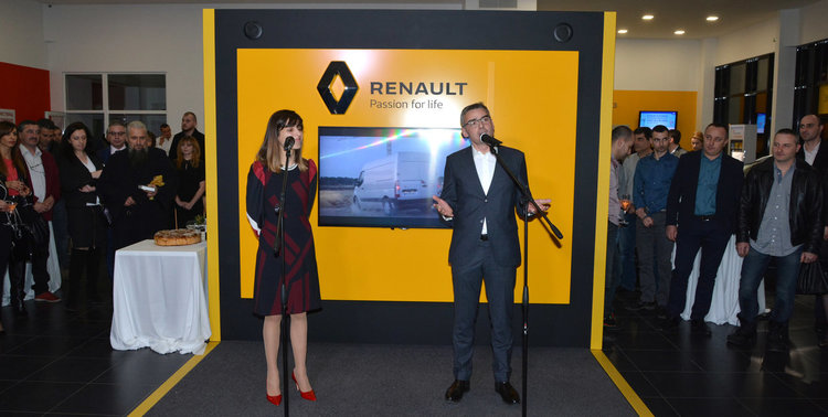 Коли номер 1 и 2 в България – Рено и Дачия, с официално представителство в Хасково