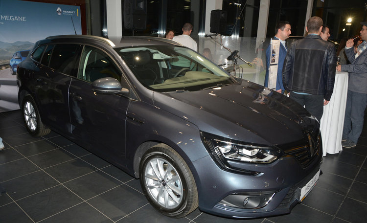 Коли номер 1 и 2 в България – Рено и Дачия, с официално представителство в Хасково