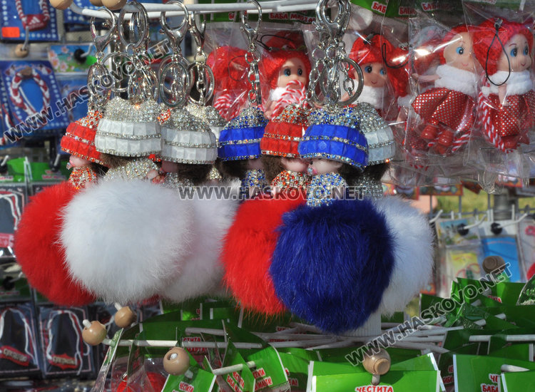 Мартеници с детелини, подкови и сърца-хит на пазара тази година