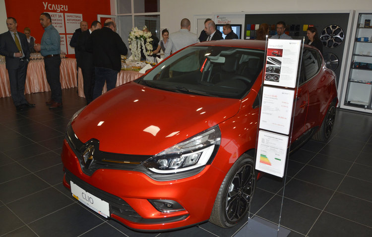 Коли номер 1 и 2 в България – Рено и Дачия, с официално представителство в Хасково