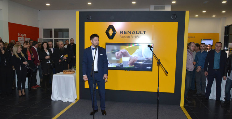 Коли номер 1 и 2 в България – Рено и Дачия, с официално представителство в Хасково