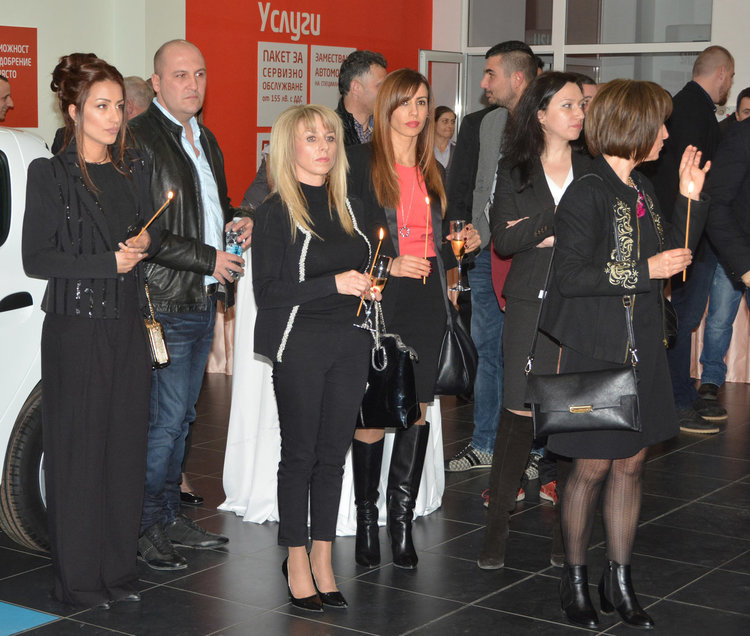 Коли номер 1 и 2 в България – Рено и Дачия, с официално представителство в Хасково