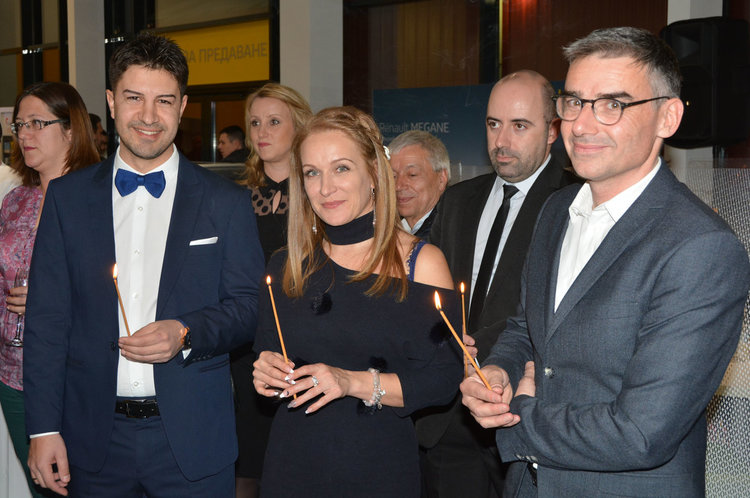 Коли номер 1 и 2 в България – Рено и Дачия, с официално представителство в Хасково