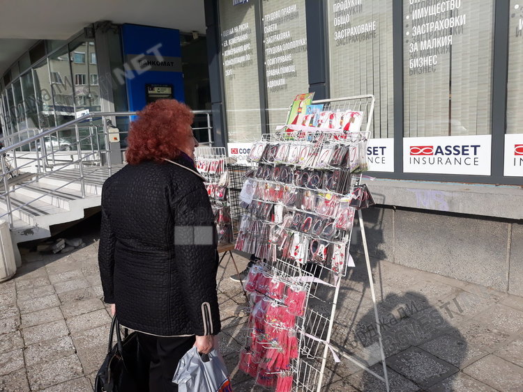 Първите мартеници се появиха в Кърджали