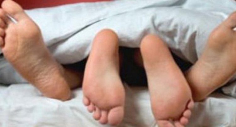 Мъж живее втори месец необезпокояван с 15-годишно момиче